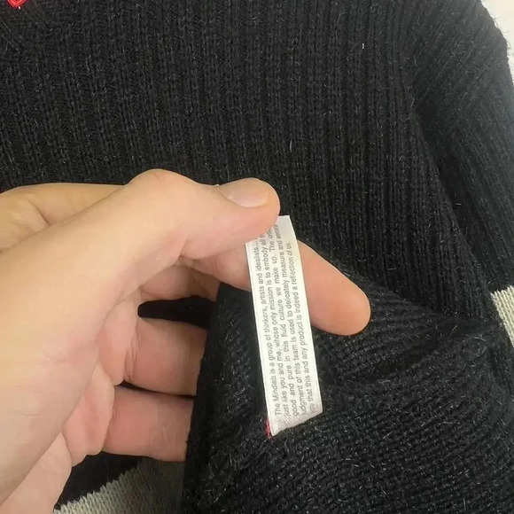 90s Vintage Rap Ecko Unlimited Black Turtleneck Sweater - Trendy & Cozy Unltd. - Picture 7 of 7